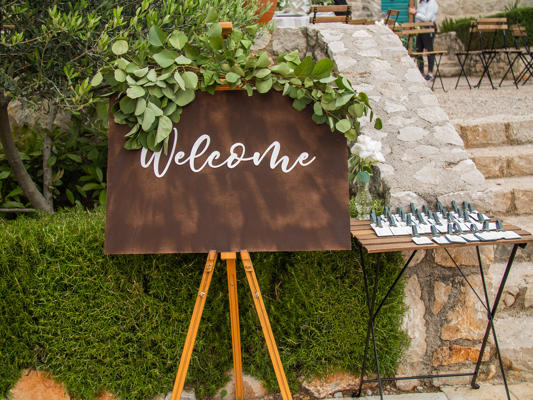 Plaque with Inscription Greeting Guests at Wedding. Welcome Inscription Sign Wedding Decorations. Wedding Decor Outdoor Marriage